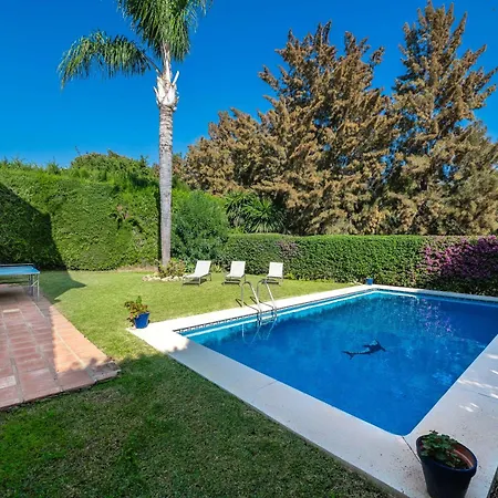 Villa In With Golf Views *