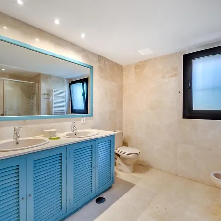 In With Golf Views Villa *