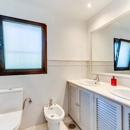 Vila In With Golf Views Marbella