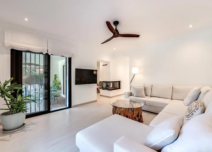 In With Golf Views *