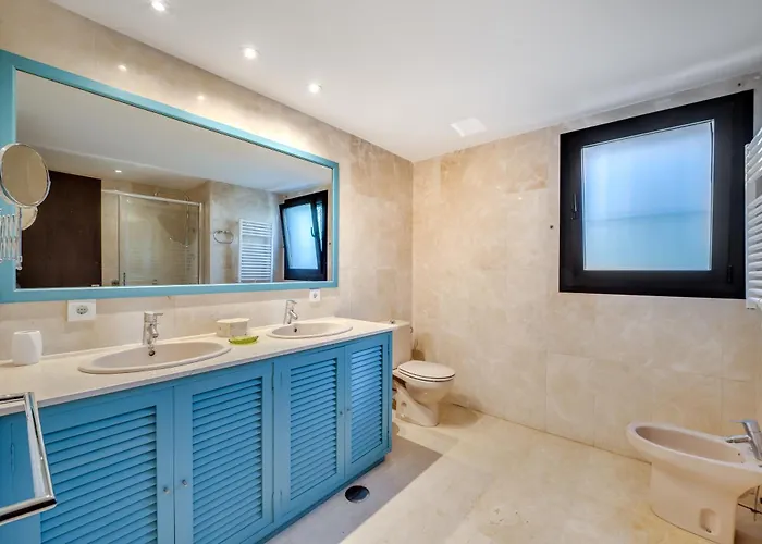 In With Golf Views Βίλα *