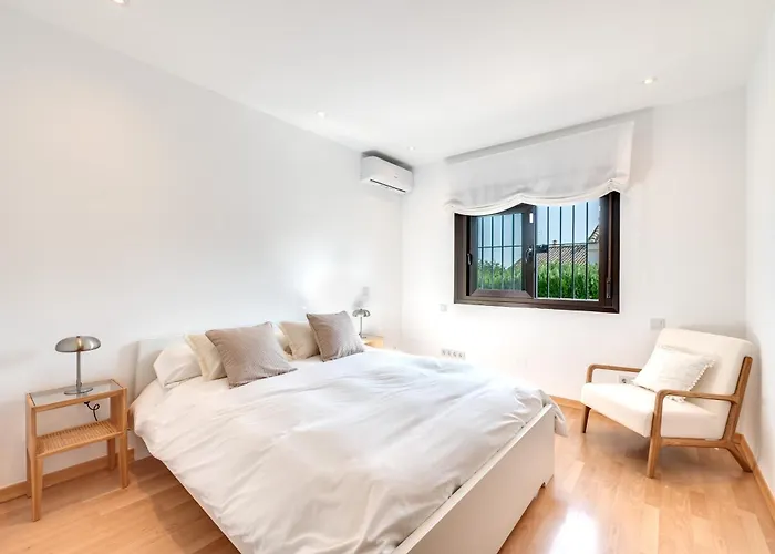 In With Golf Views Βίλα *