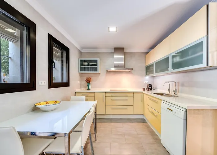 In With Golf Views *