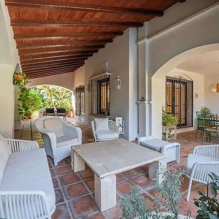 In With Golf Views Villa