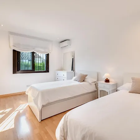 Villa In With Golf Views Marbella