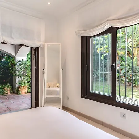 In With Golf Views Villa *