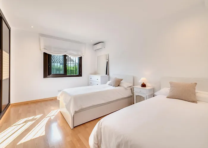 Vila In With Golf Views Marbella